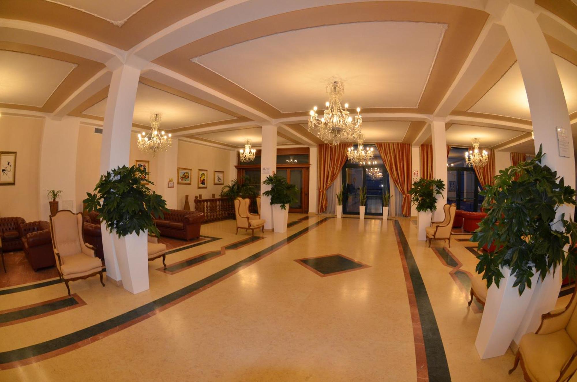 Grand Hotel Montesilvano Exterior photo