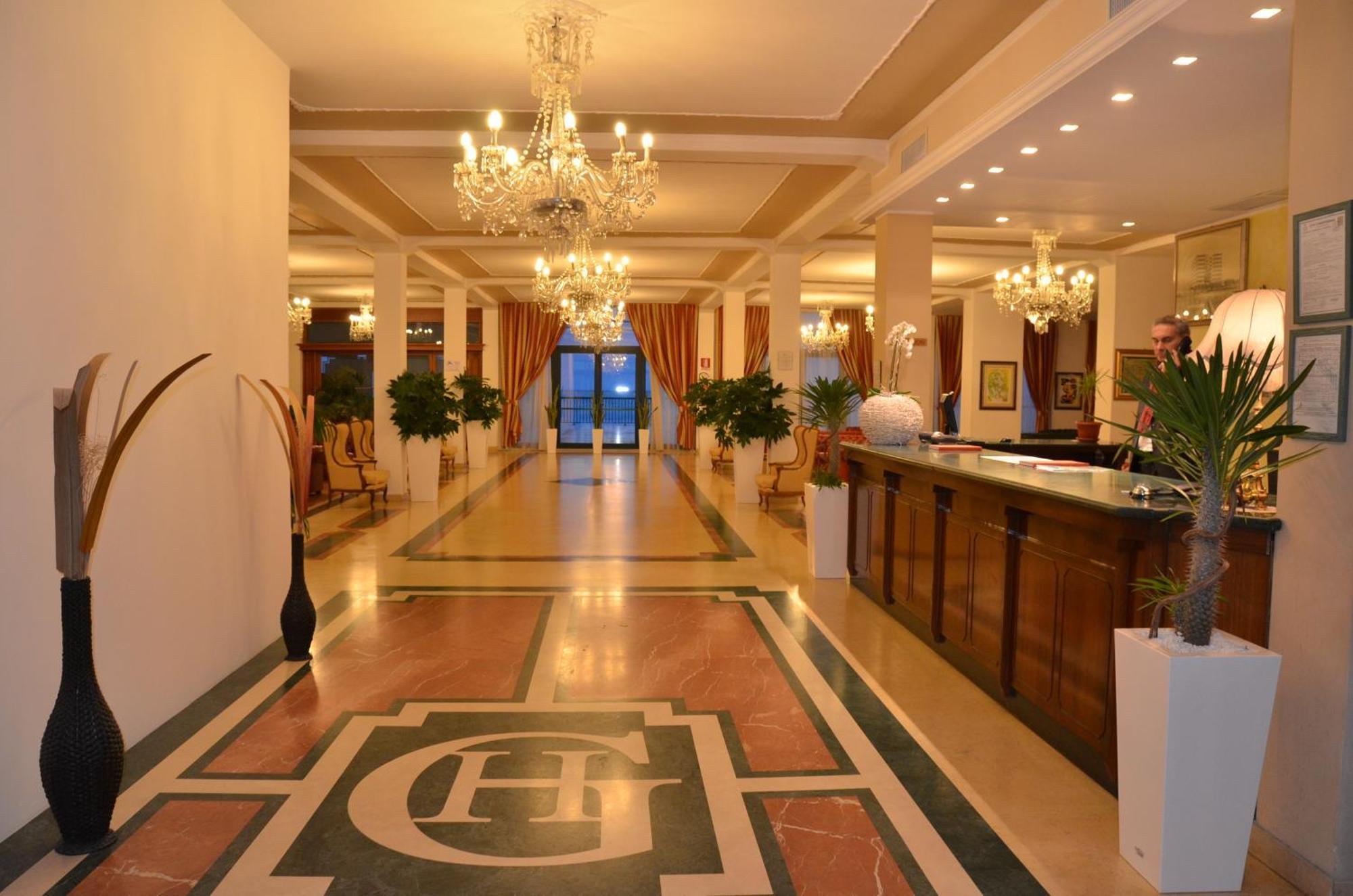 Grand Hotel Montesilvano Exterior photo
